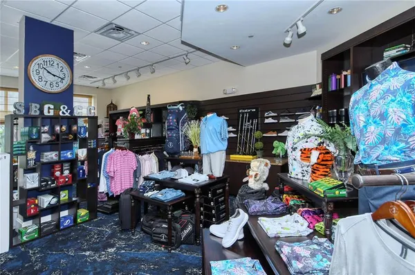 $6,000 | 9611 Castle Point Drive, Unit 915, Sarasota, FL 34238