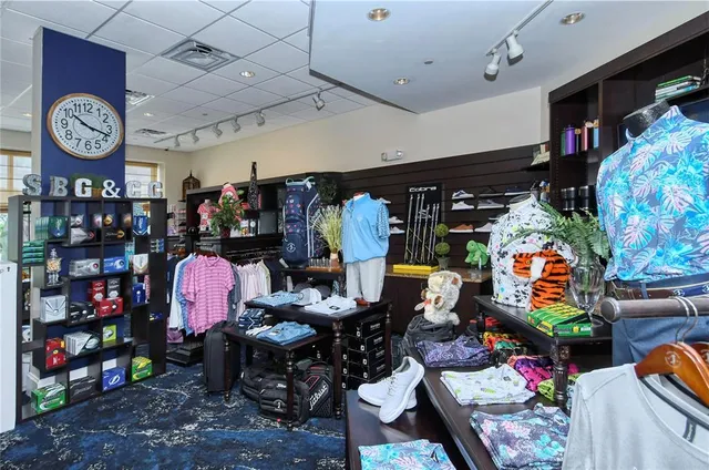 $6,000 | 9611 Castle Point Drive, Unit 915, Sarasota, FL 34238