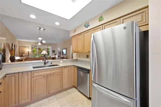 $6,000 | 9611 Castle Point Drive, Unit 915, Sarasota, FL 34238