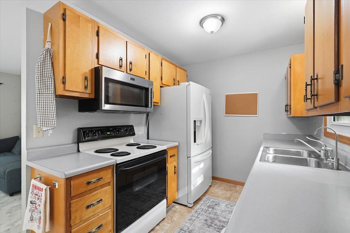 2209 Prairie Road Madison, WI 53711 - Photo 13 of 48 Gallery Image 13