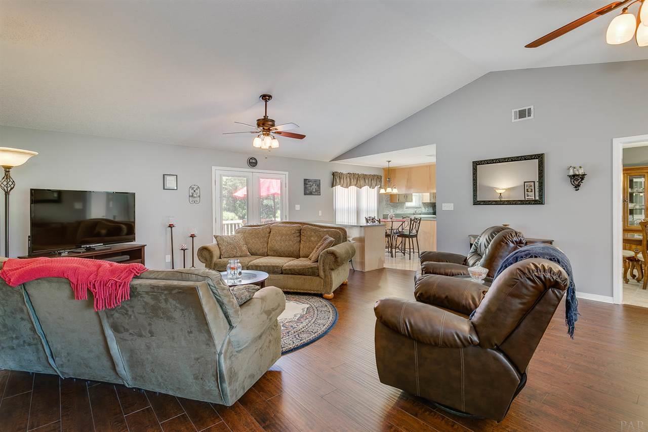 861 Copper Ridge Drive Cantonment, FL 32533 - Photo 11 of 43 Gallery Image 11