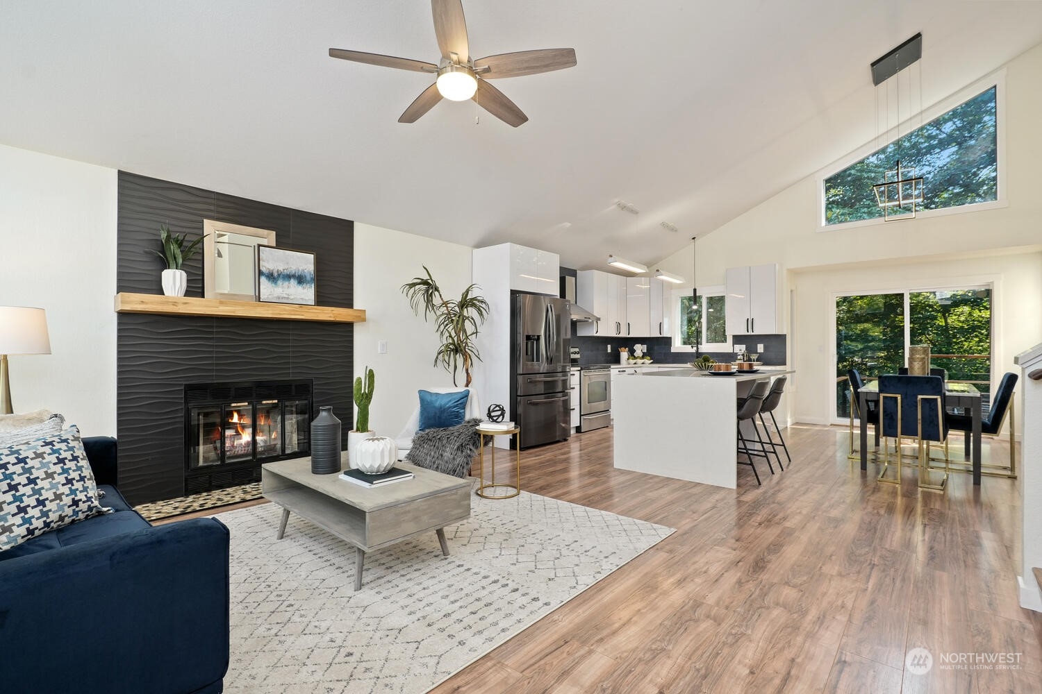 10738 68th Place South Seattle, WA 98178 - Photo 3 of 19