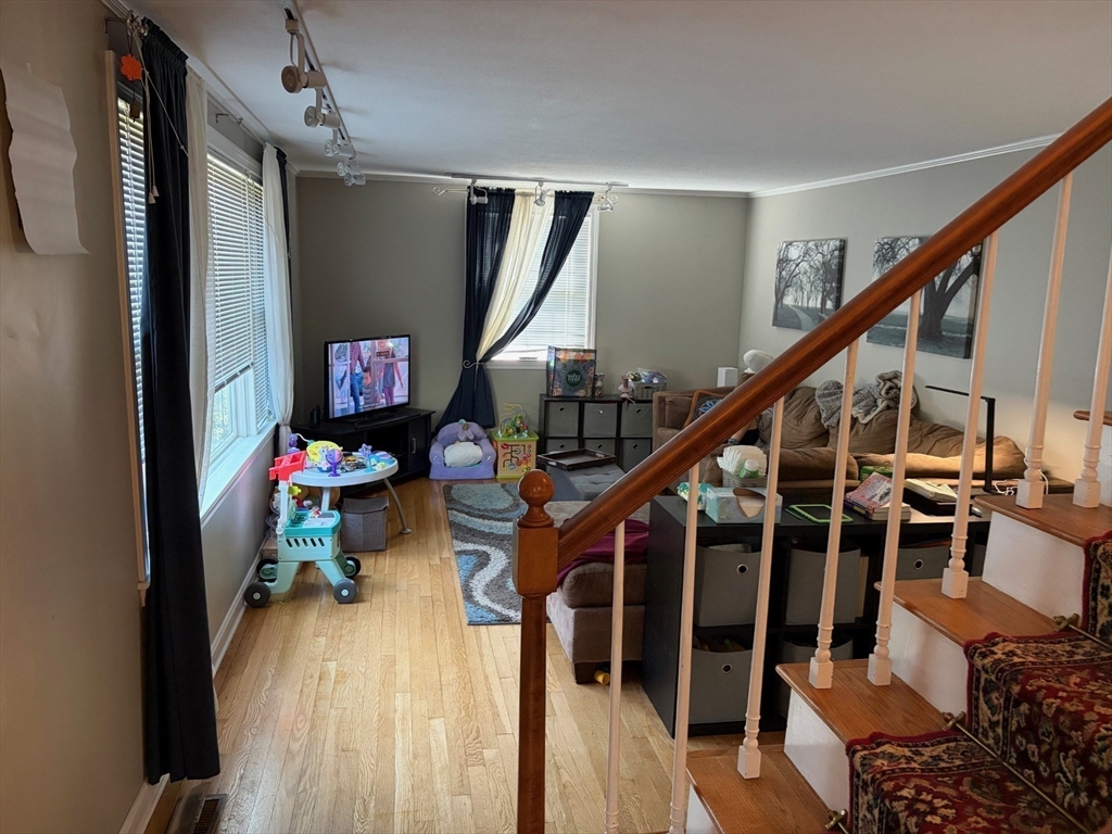 112 Marlboro Road Southborough, MA 01772 - Photo 7 of 16