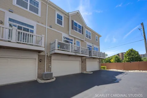 $500,000 | 840 Center Street, Des Plaines, IL 60016