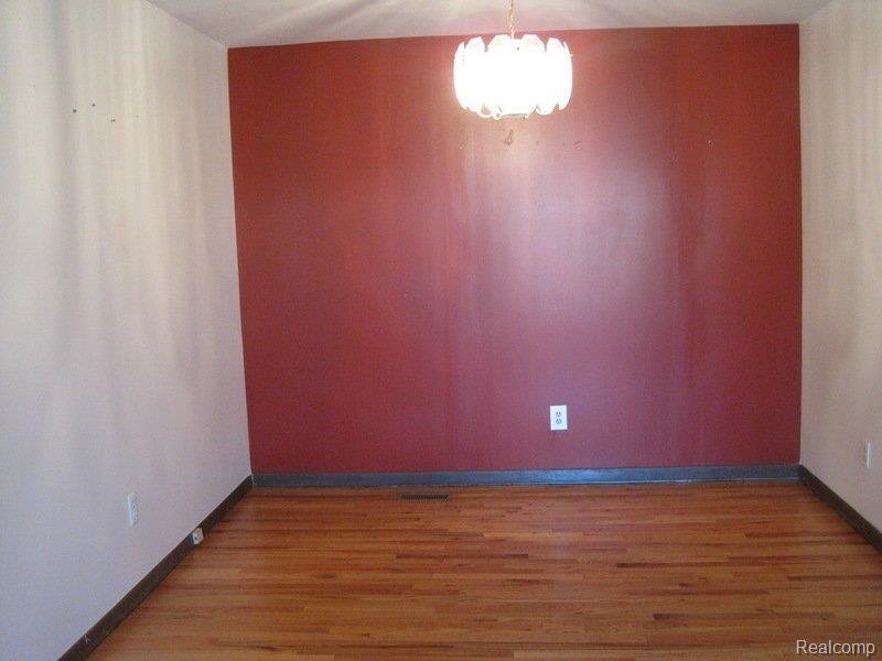 7599 Kingsbridge Road Canton, MI 48187 - Photo 9 of 29 Dining Room