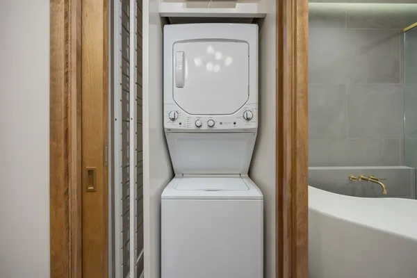 $2,995 | 505 Bastrop Street, Unit 201, Houston, TX 77003