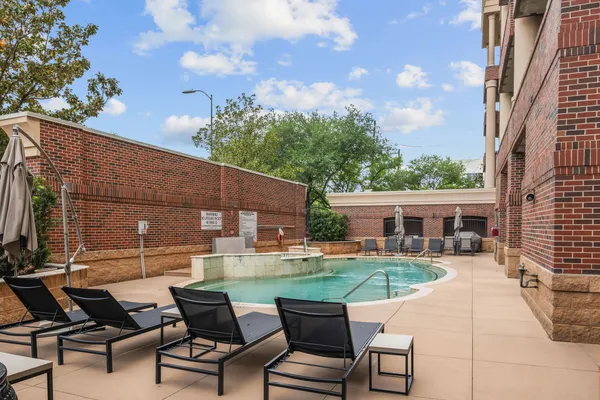 $2,995 | 505 Bastrop Street, Unit 201, Houston, TX 77003