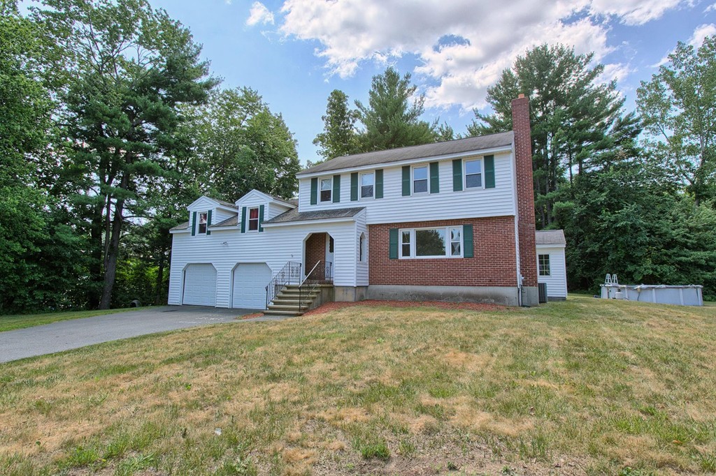 54 Magna Road Methuen, MA 01844 - Photo 3 of 22 Gallery Image 3