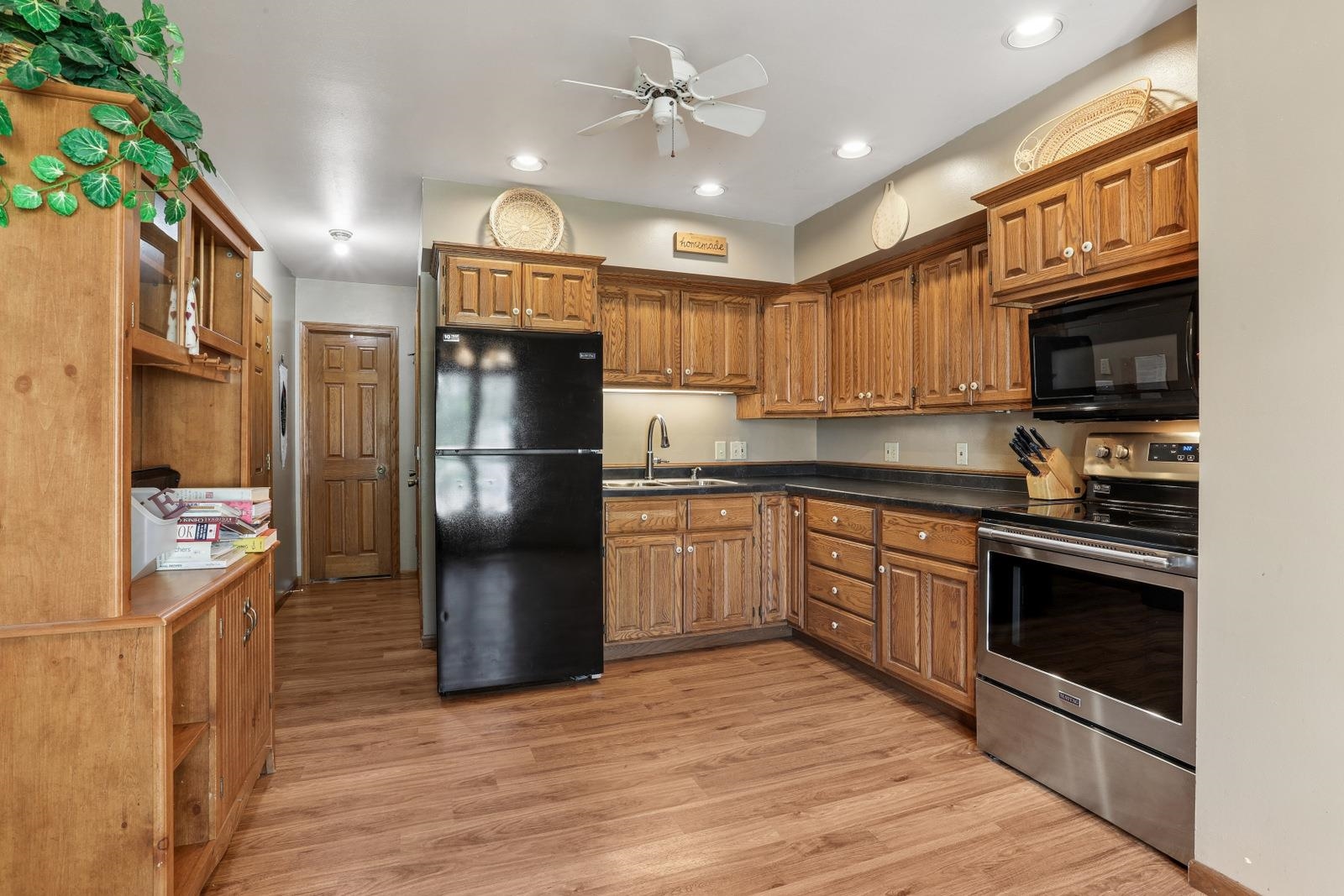 229 Apollo Court Brillion, WI 54110 - Photo 3 of 23