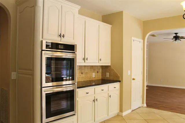 a close view of sink and tap