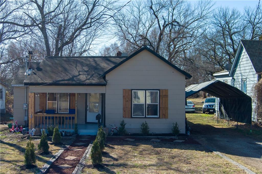 604 East Franklin Street Clinton, MO 64735 - Photo 1 of 10