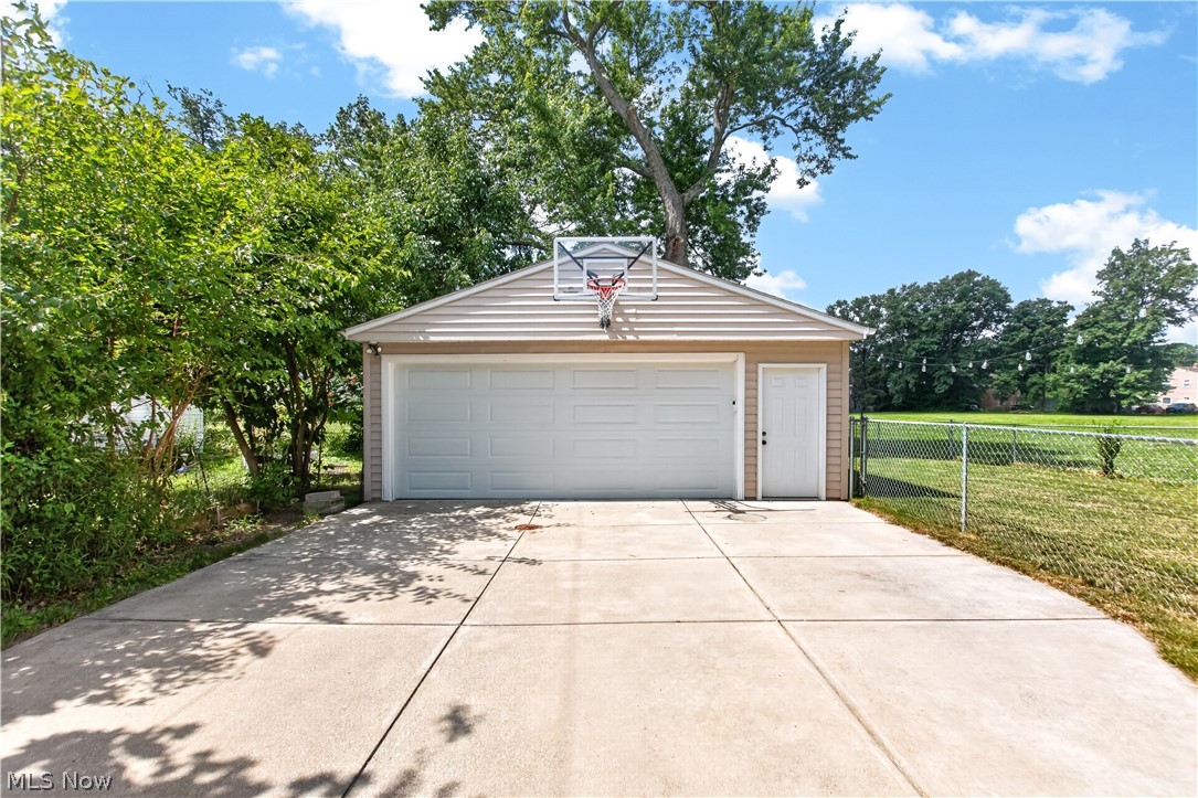 16305 Munn Road Cleveland, OH 44111 - Photo 34 of 36