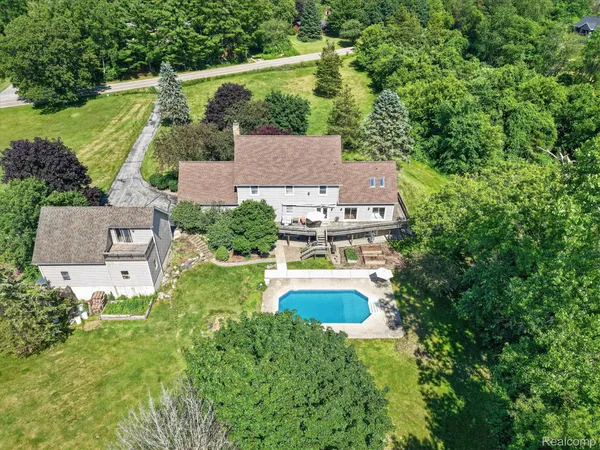 $599,900 | 8114 Chilson Road, Pinckney, MI 48169