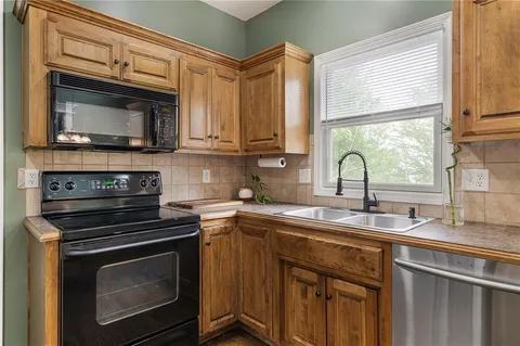 $485,000 | 24966 West 150th Court, Olathe, KS 66061