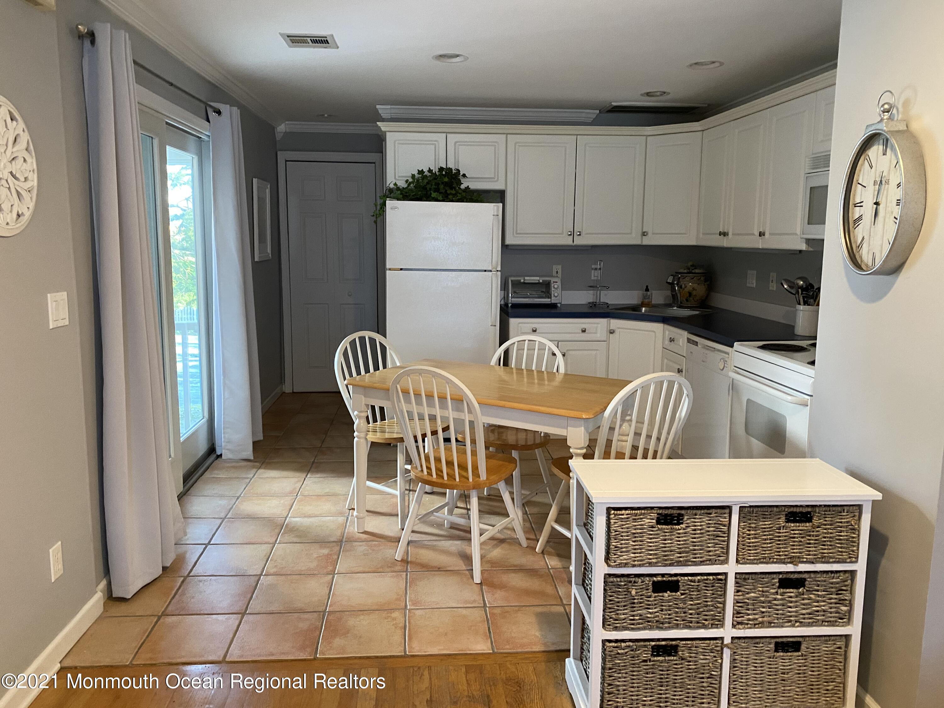 45 A Mount Street, Unit WEEKLY Bay Head, NJ 08742 - Photo 2 of 6 45 A Mount St, Bay Head