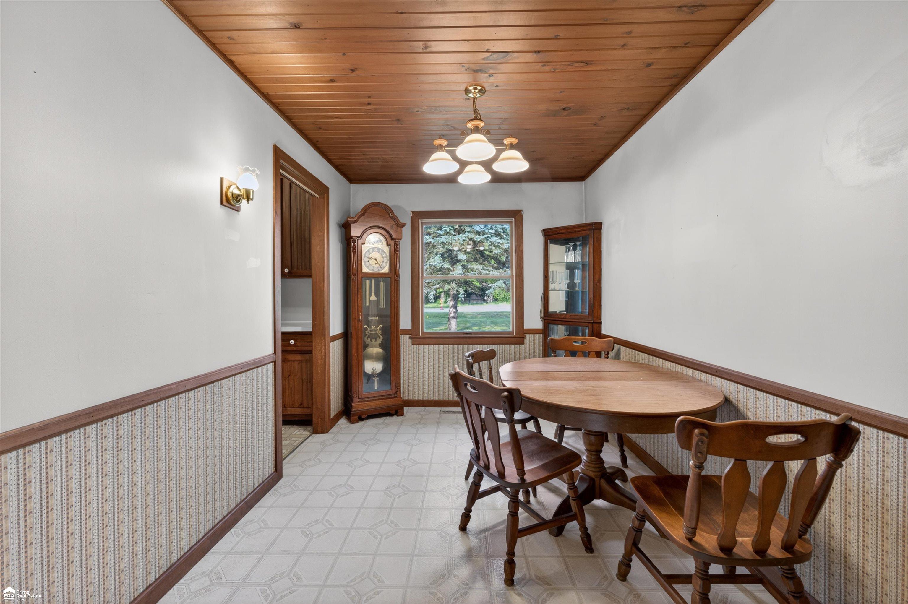 1444 South Genesee Road Burton, MI 48509 - Photo 12 of 64