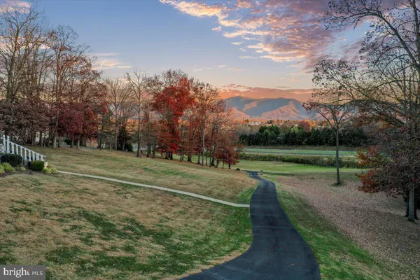 $2,400,000 | 100 Cottage Drive, Luray, VA 22835