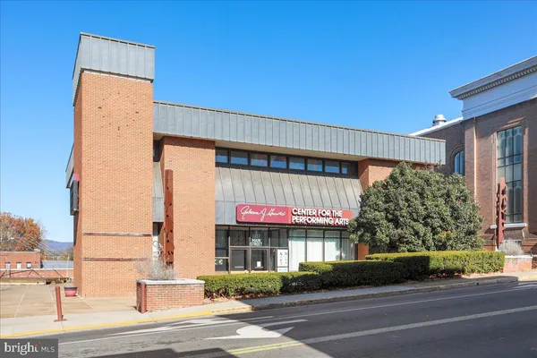 $2,400,000 | 100 Cottage Drive, Luray, VA 22835