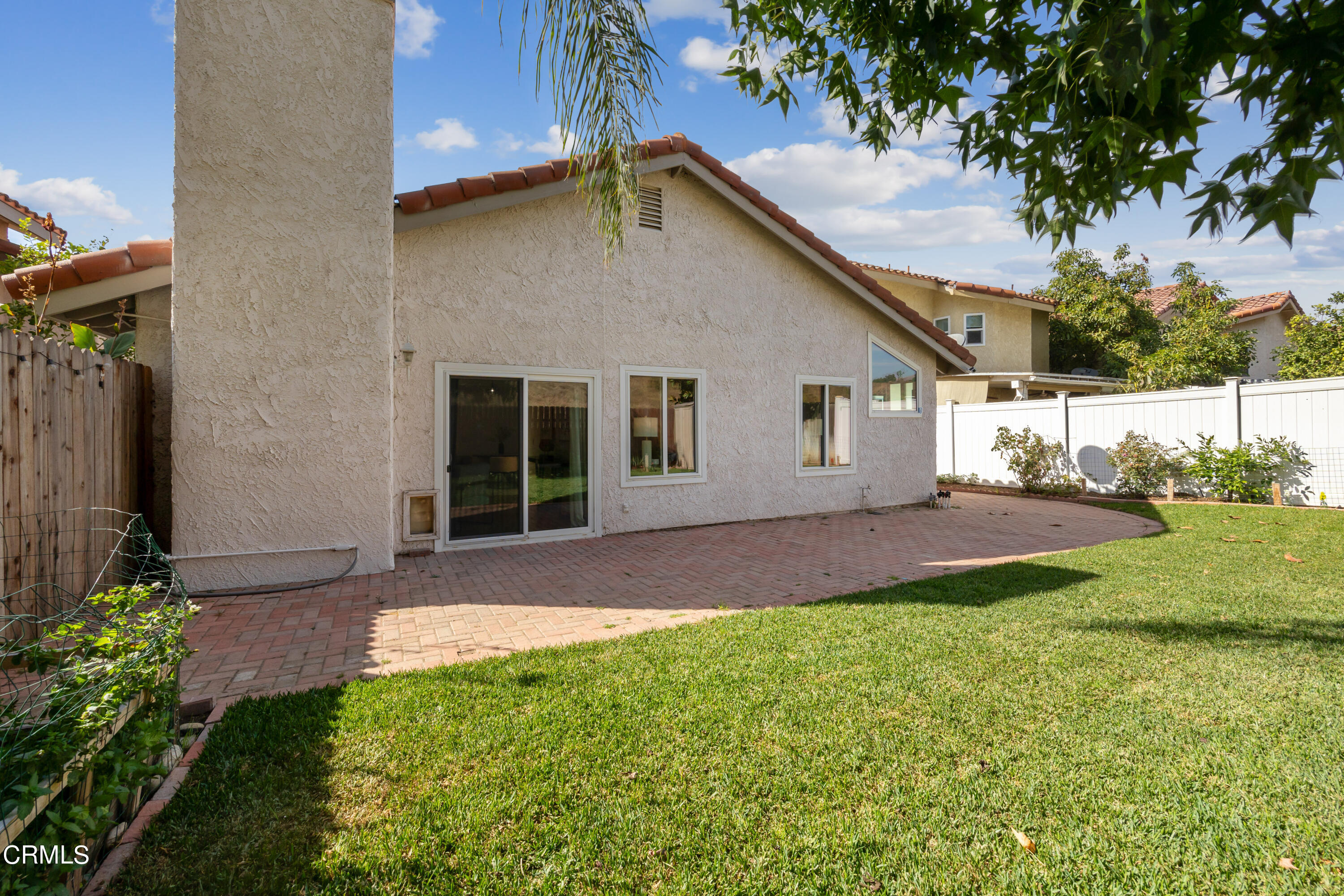 6464 Melray Street Moorpark, CA 93021 - Photo 56 of 57 a view of front of a house with a yard
