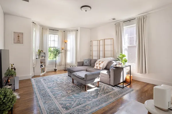 $2,450 | 18 Brent Street, Unit 2, Boston, MA 02124