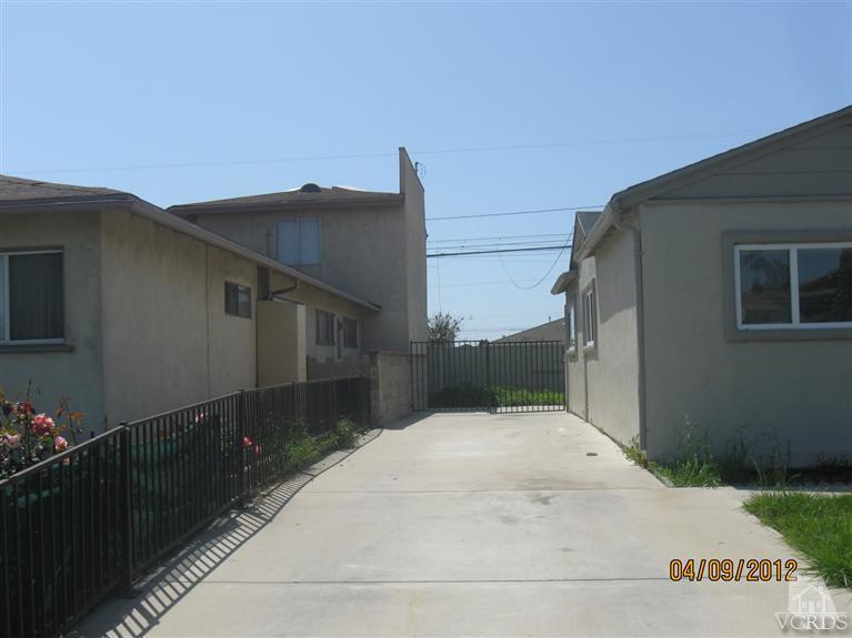 1408 West Guava Street Oxnard, CA 93033 - Photo 9 of 9 a backyard of a house