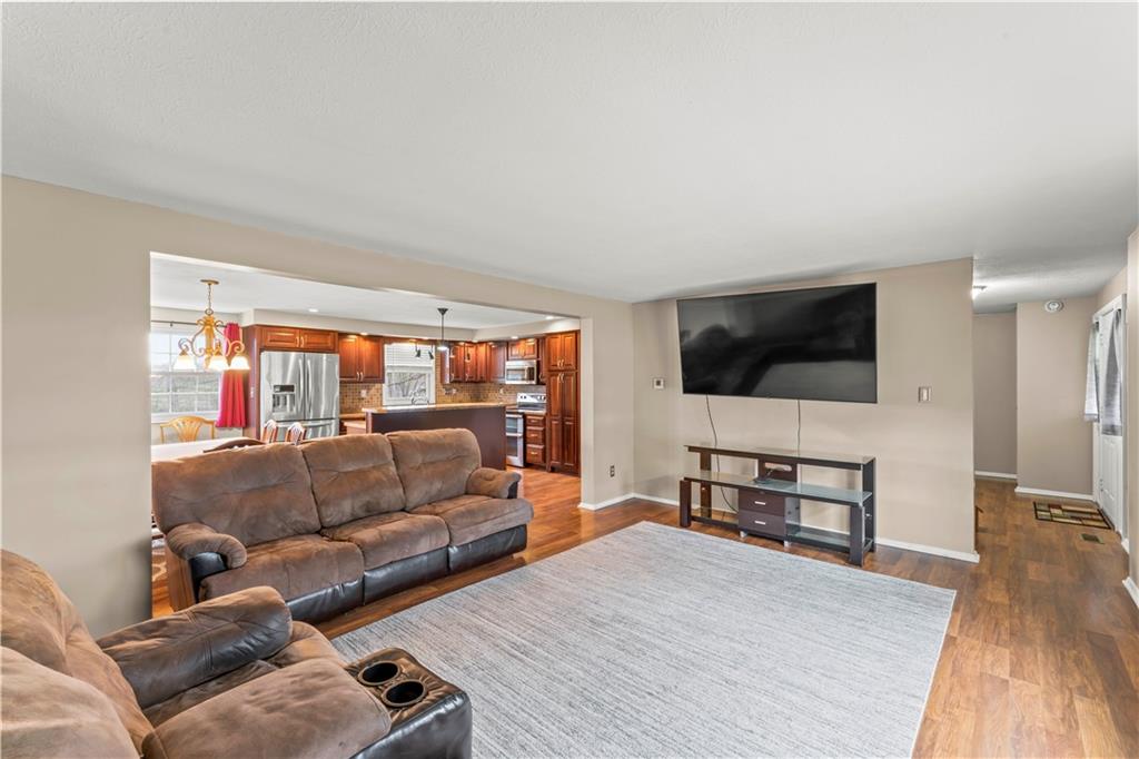 191 Deer Drive Washington, PA 15301 - Photo 5 of 33 a living room with furniture and a flat screen tv