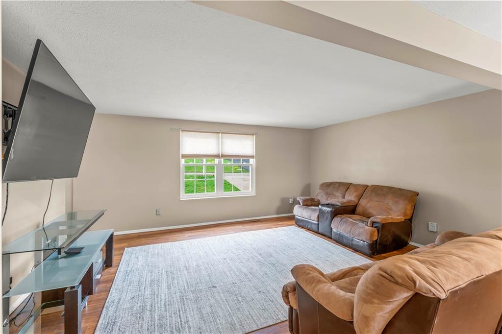 191 Deer Drive Washington, PA 15301 - Photo 7 of 33 a living room with furniture and a window