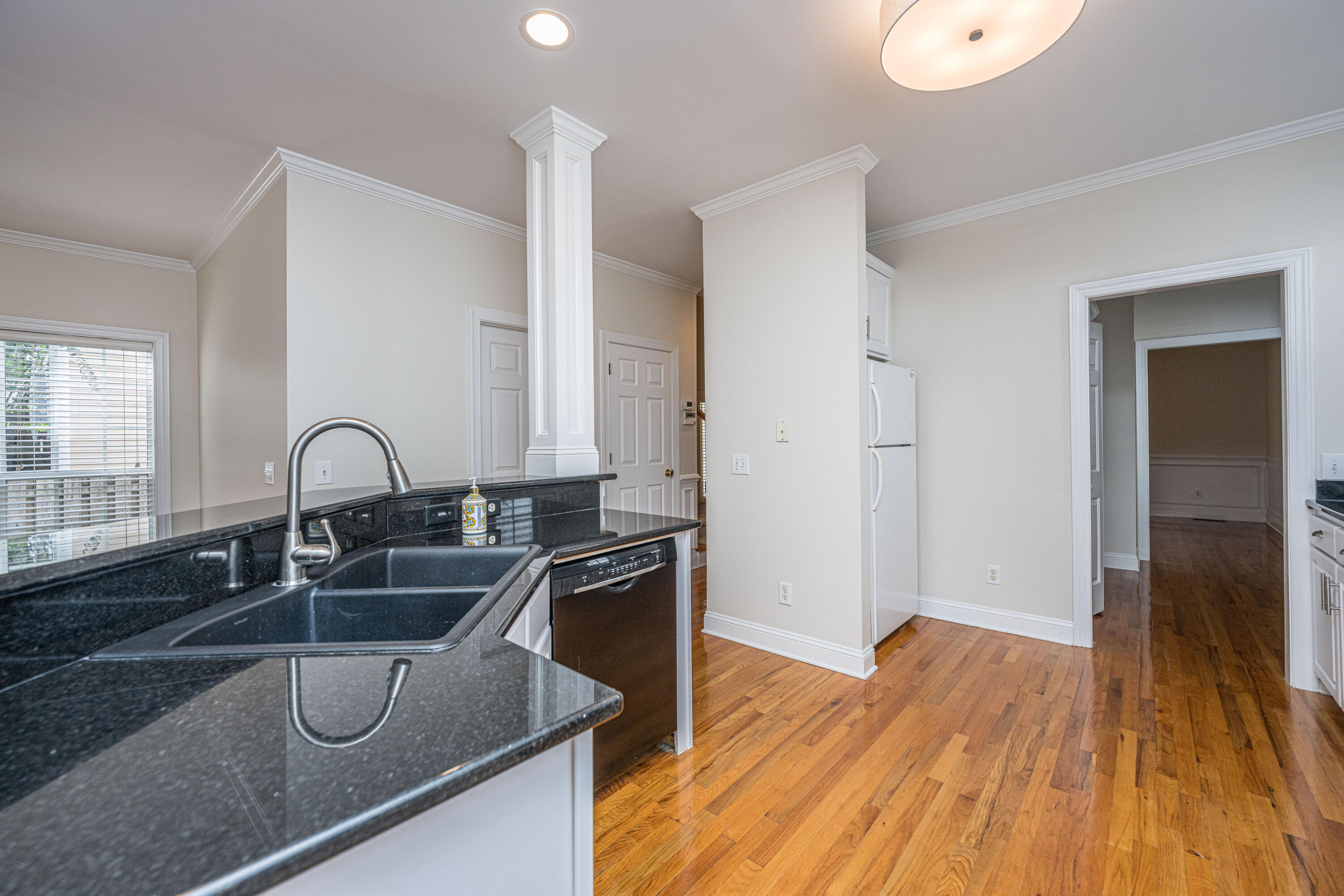 1049 Mathis Ferry Road Mount Pleasant, SC 29464 - Photo 10 of 34 Kitchen
