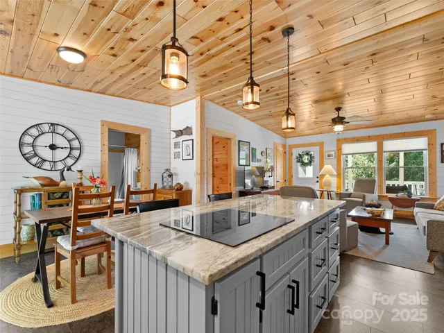 $399,000 | 540 Crescent Street, Saluda, NC 28773