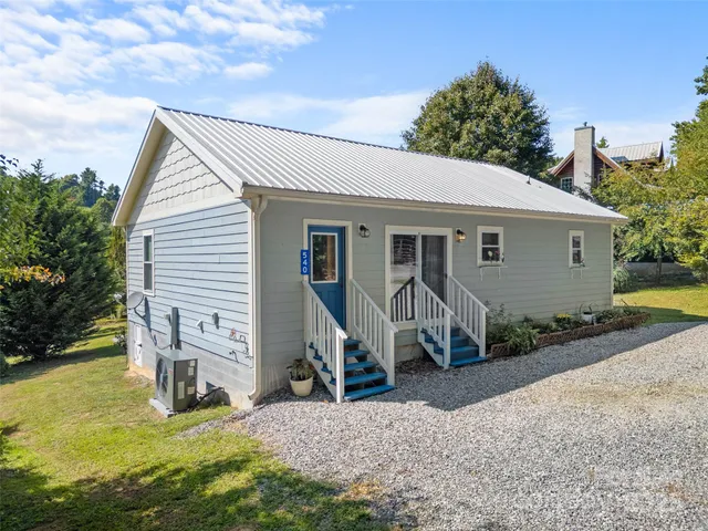 $399,000 | 540 Crescent Street, Saluda, NC 28773