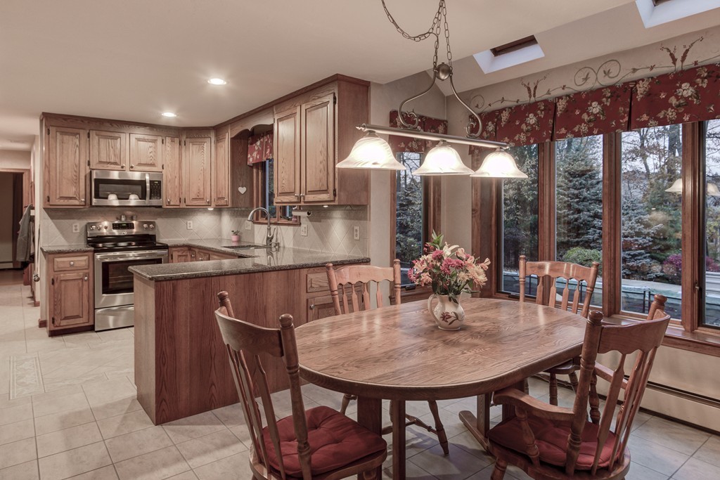 44 Wayside Road Westborough, MA 01581 - Photo 12 of 30 Gallery Image 12