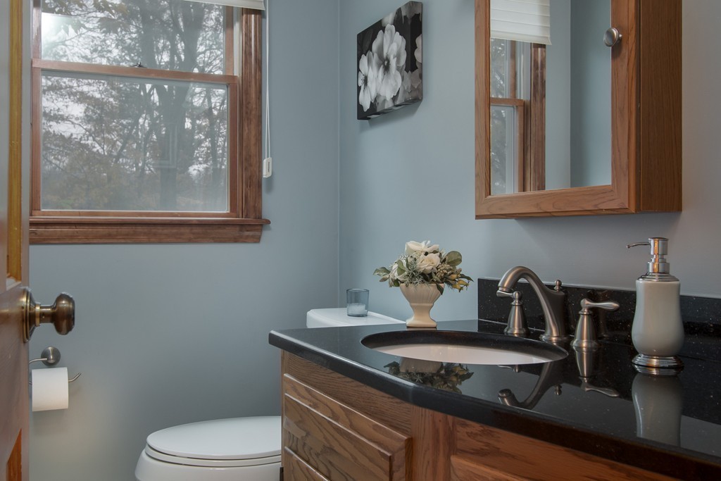 44 Wayside Road Westborough, MA 01581 - Photo 18 of 30 Gallery Image 18