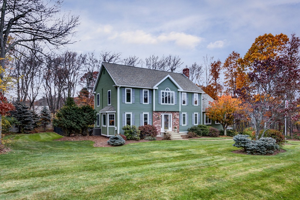 44 Wayside Road Westborough, MA 01581 - Photo 2 of 30 Gallery Image 2