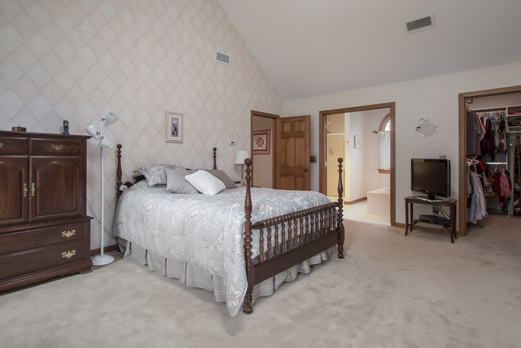 44 Wayside Road Westborough, MA 01581 - Photo 25 of 30 Gallery Image 25