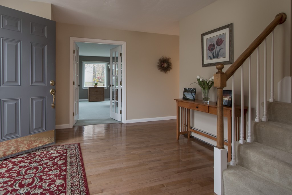 44 Wayside Road Westborough, MA 01581 - Photo 4 of 30 Gallery Image 4