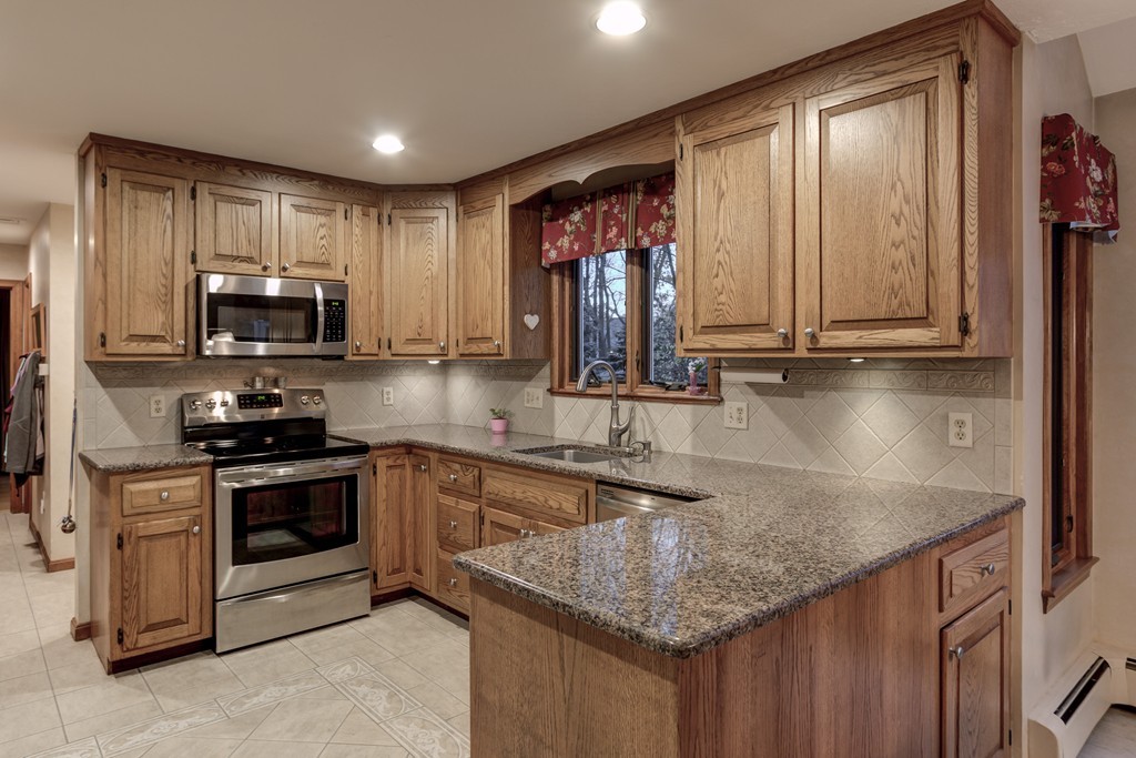 44 Wayside Road Westborough, MA 01581 - Photo 9 of 30 Gallery Image 9
