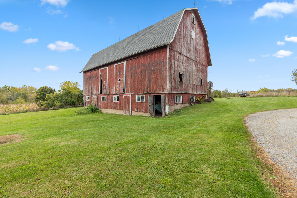 11854 Belding Road Belding, MI 48809 - Photo 39 of 44