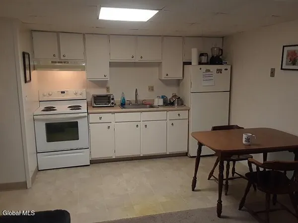 $1,442 | 21 Wells Street, Unit 311, Saratoga Springs, NY 12866