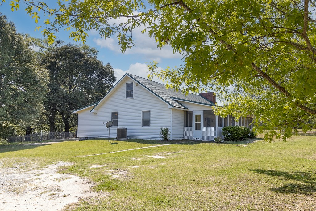 52 McGee Road Seale, AL 36875 - Photo 4 of 45