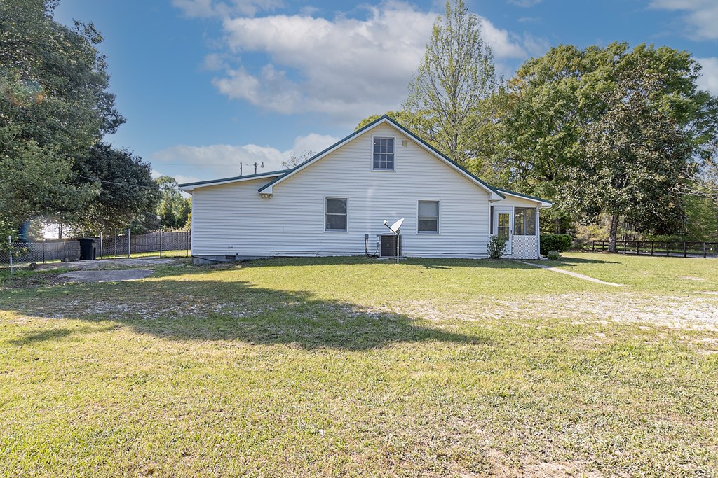 52 McGee Road Seale, AL 36875 - Photo 5 of 45