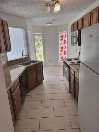 $2,500 | 4124 Hollow Oak Drive, Dallas, TX 75287