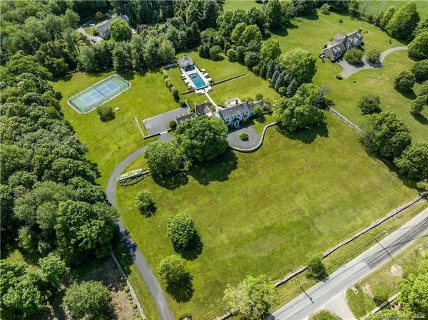 $7,495,000 | 229 Umpawaug Road, Redding, CT 06896