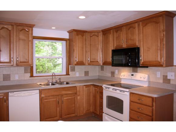 13 Strafford Road Dover, NH 03820 - Photo 3 of 18