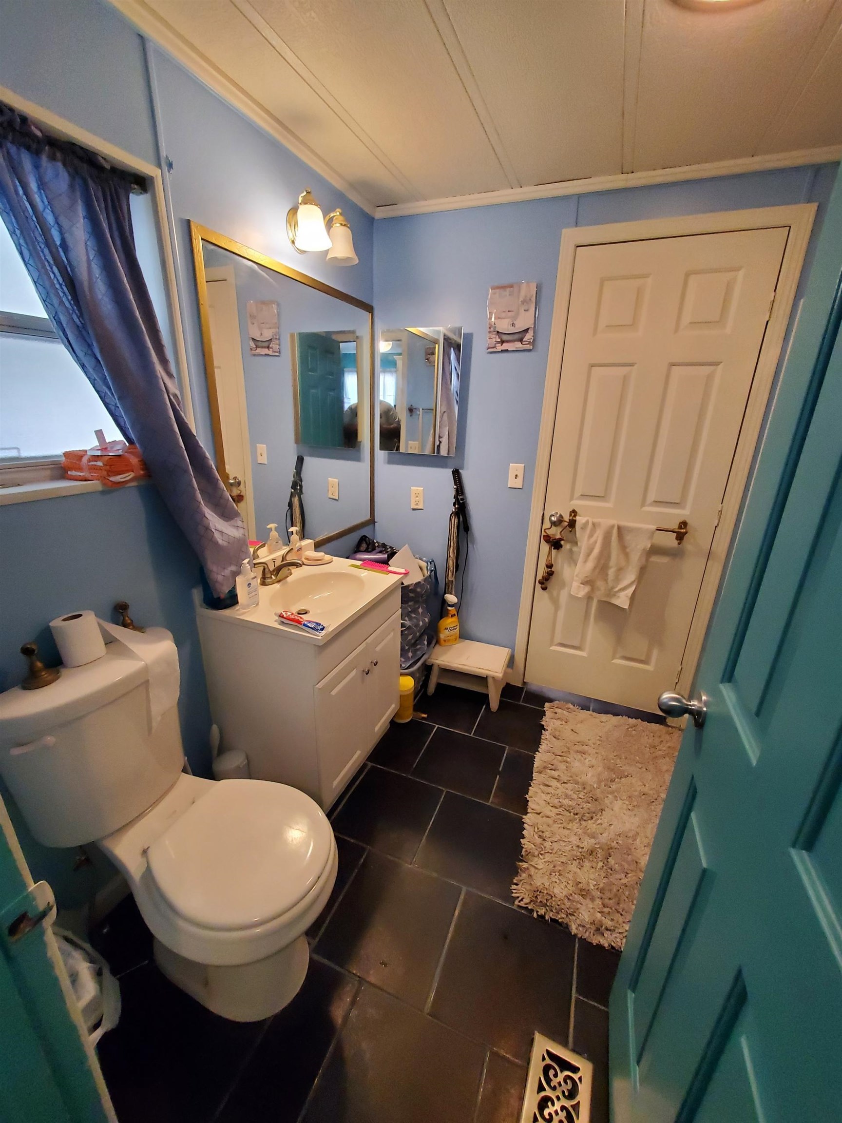 334 John Alden Drive Buena, NJ 08310 - Photo 3 of 7 a bathroom with a sink toilet and shower