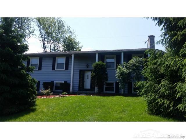 2551 Roseview Drive Rochester Hills, MI 48306 - Photo 3 of 39