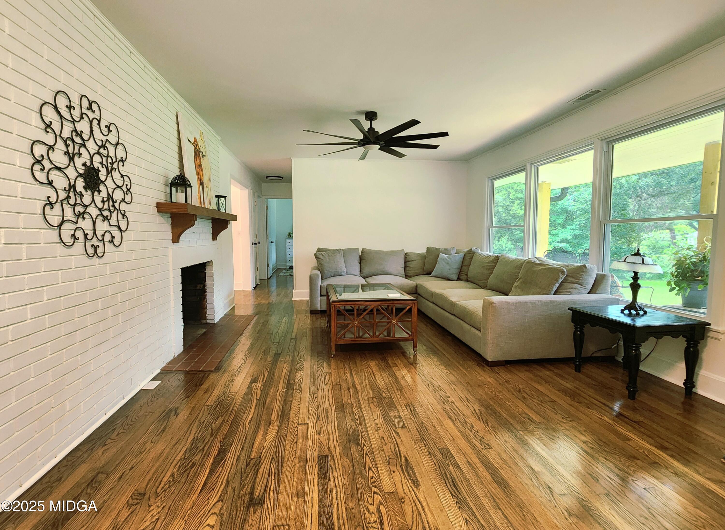 360 Sunset Circle Forsyth, GA 31029 - Photo 3 of 24 8
