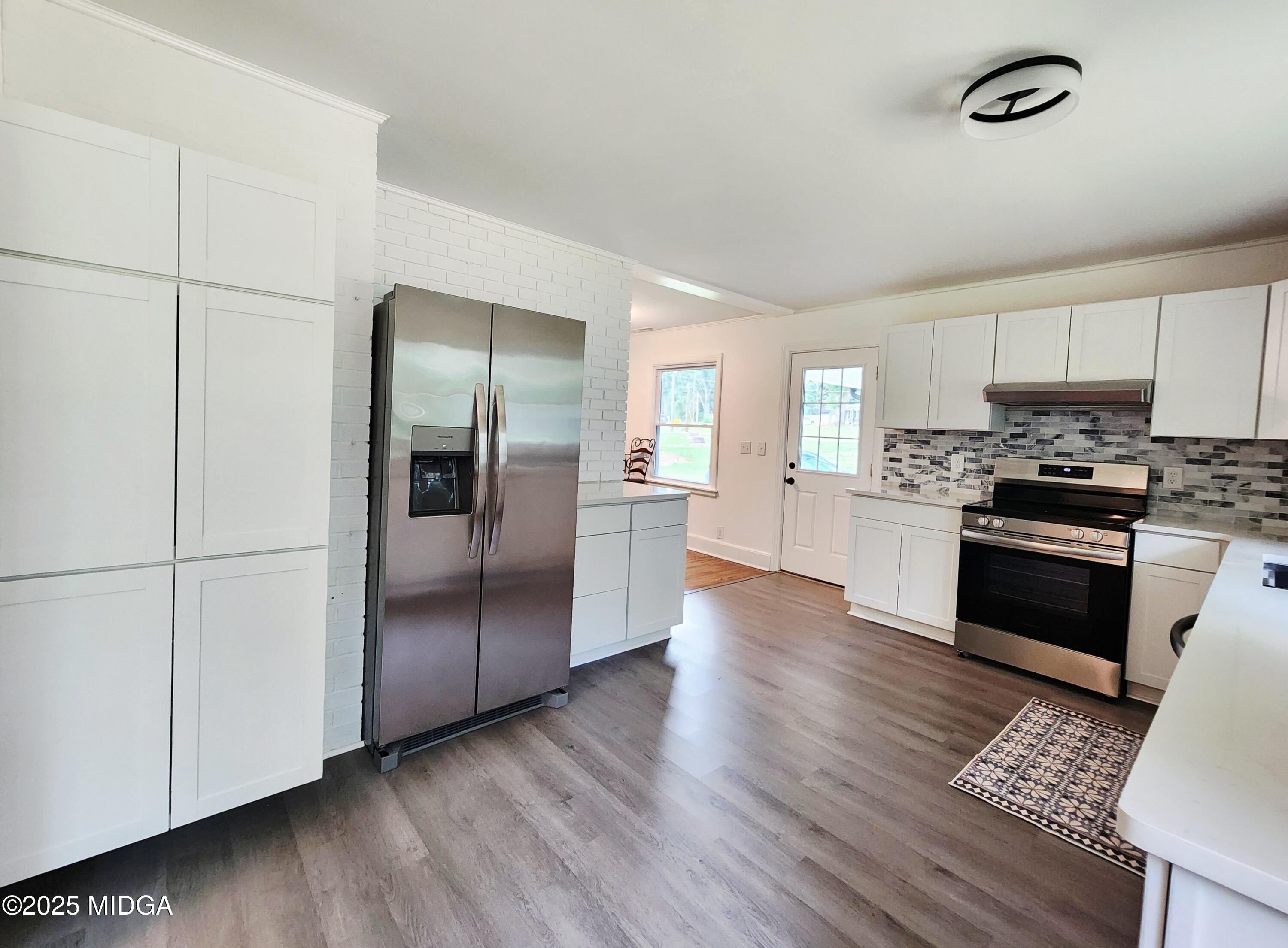 360 Sunset Circle Forsyth, GA 31029 - Photo 6 of 24 9