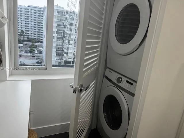 $5,200 | 5401 Collins Avenue, Unit 344, Miami Beach, FL 33140