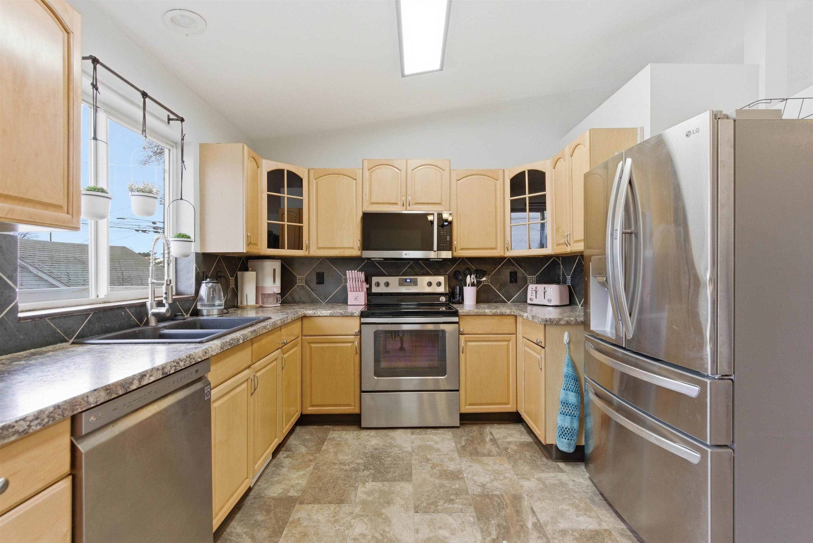 624 East Lacrosse Avenue Spokane, WA 99207 - Photo 11 of 44