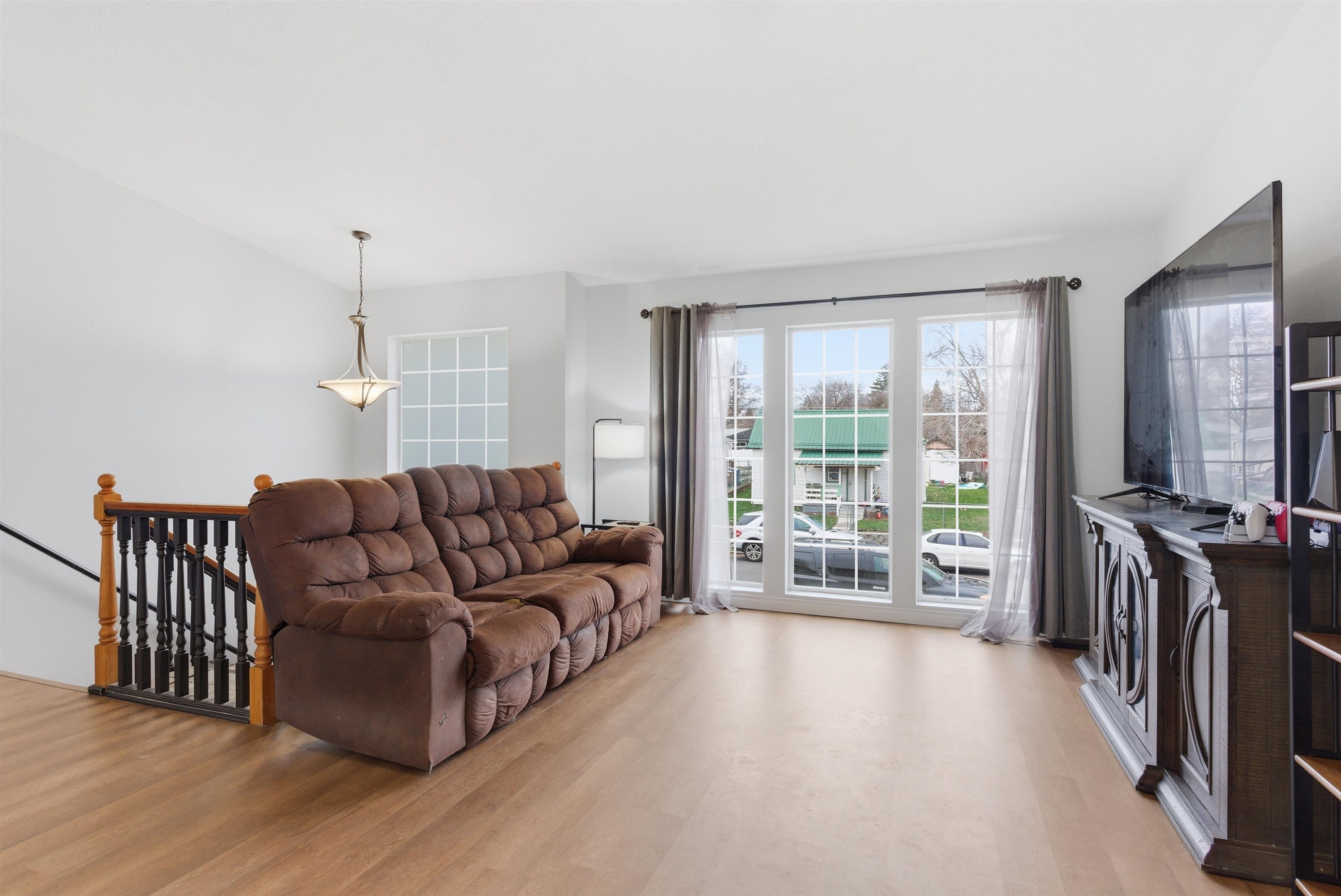 624 East Lacrosse Avenue Spokane, WA 99207 - Photo 4 of 44